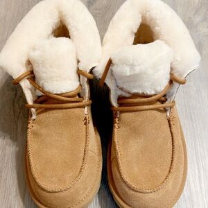 Cozy Tan Suede Boots with Fur Lining